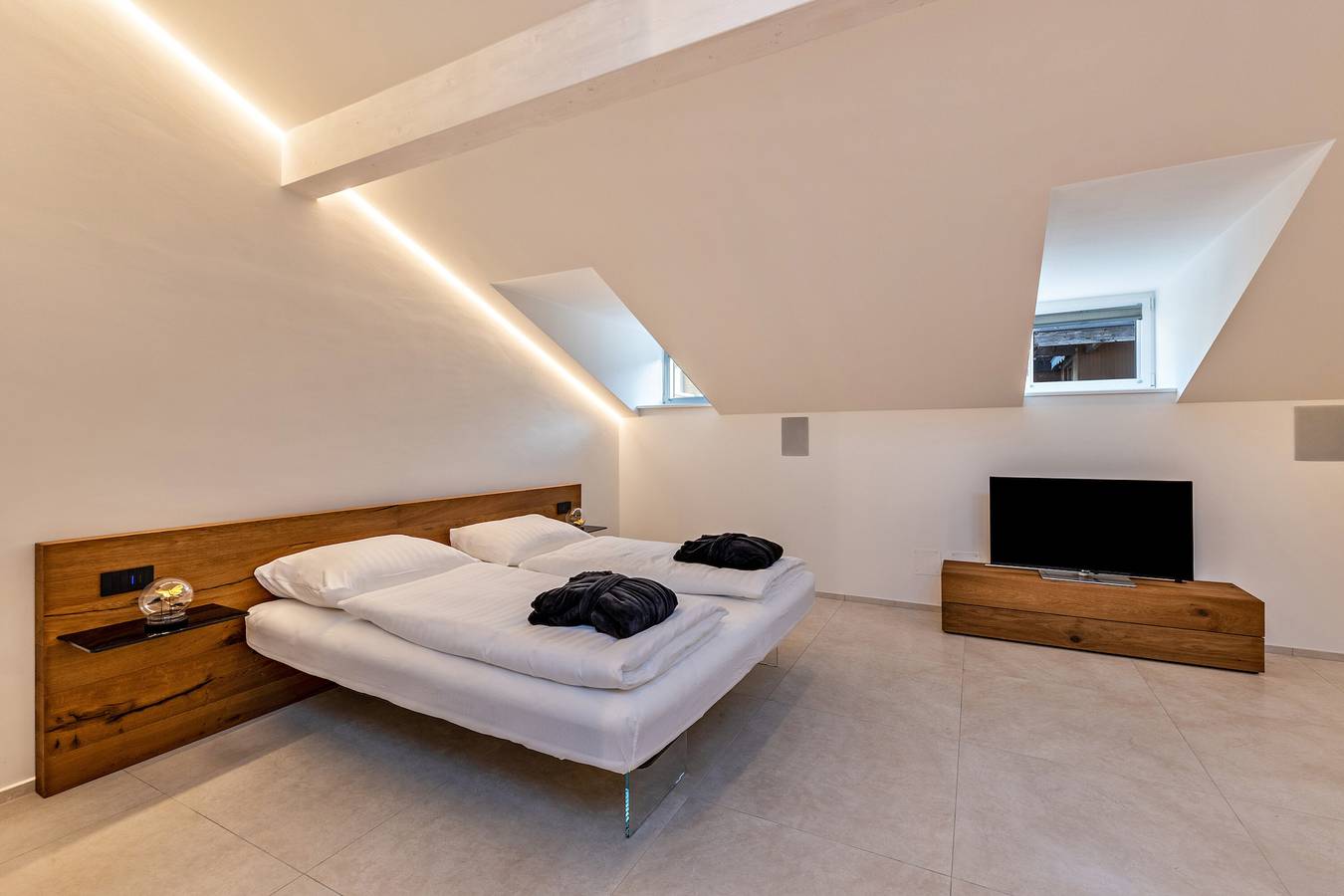Gehele studio, Studio Appartement 'App 303 Palazzo Cavour' met uitzicht op de bergen, Wifi en airconditioning in Centro-Piani-Rencio, Bozen