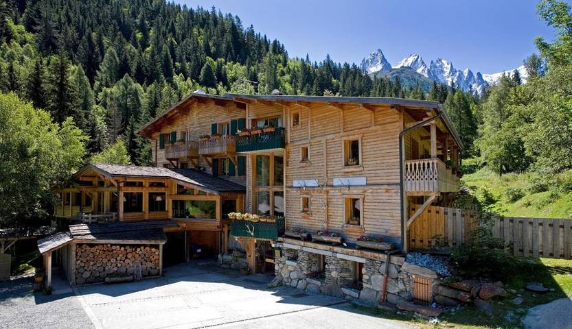 Hôtel pour 2 personnes, avec Balcon et Jacuzzi ainsi que Terrasse et Jardin