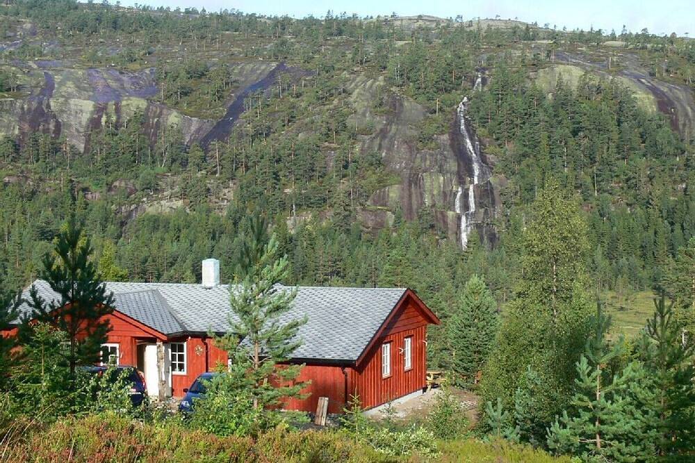 Urlaub in den Bergen der Telemark, mit der Nähe zum Meer, Sauna, Badesee, Kanu. in Nissedal
