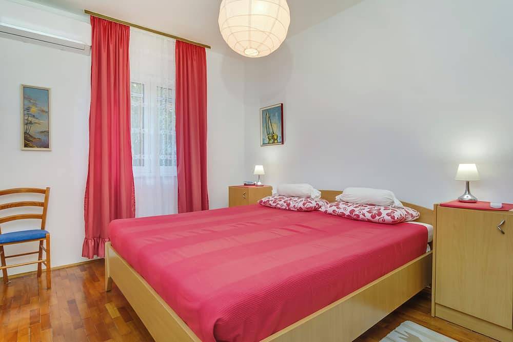 Ganze Wohnung, Fewo mit Meerblick, großer Terrasse, Garten, Parkplatz, Klima in jedem Zimmer in Mali Lošinj, Lošinj