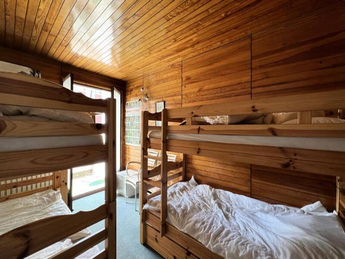 Gîte pour 8 personnes, avec balcon, adapté aux familles dans Office De Tourisme Des Carroz - 2