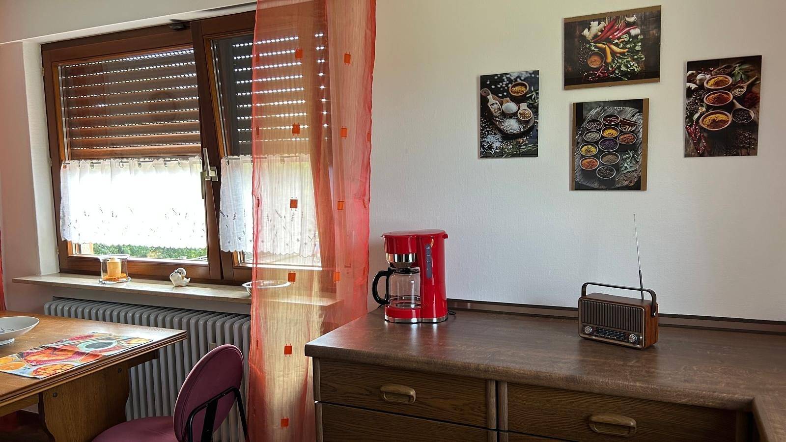 Ganze Wohnung, Ruhiges Apartment „Haus Schwarzwaldblick“ mit Bergblick zur Hornisgrinde, Balkon und Wlan am Bach in Ottersweier, Mittlerer Schwarzwald