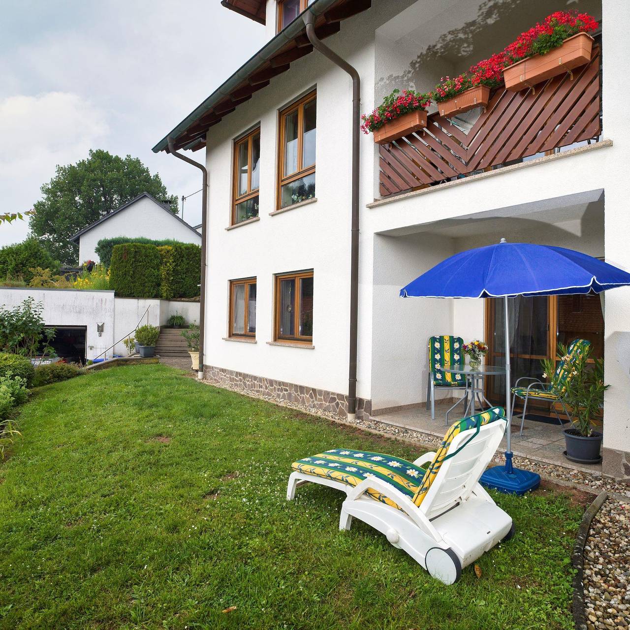 Geheel vakantieappartement, Appartement, douche, Wc, 1 slaapkamer in Merzig, Saar-Nahe-Bergland