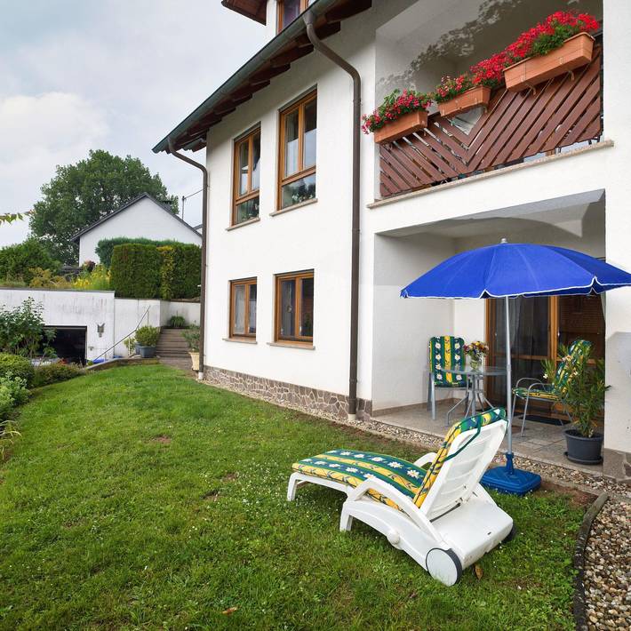 Ferienwohnung für 4 Personen, mit Balkon und Terrasse sowie Garten in Merzig