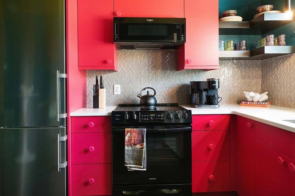 Retro Beach Escape | Heated Pool + Screened Patio in Jacksonville Beach, Duval County