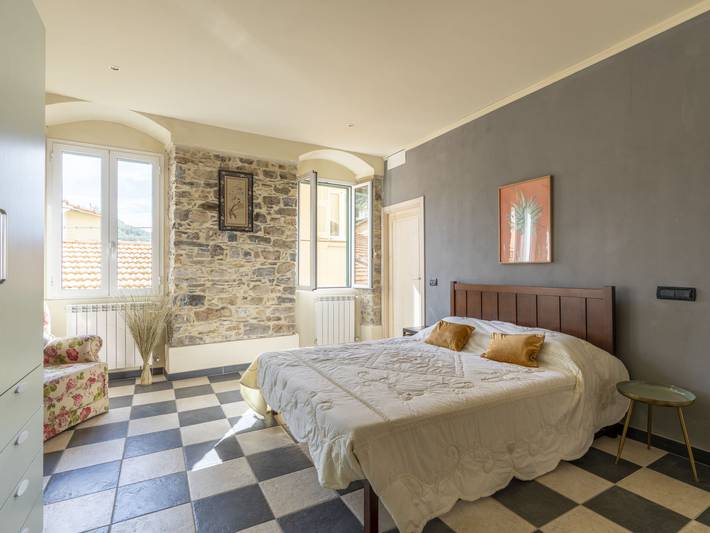 Ferienwohnung für 2 Personen, mit Garten in Pietrabruna