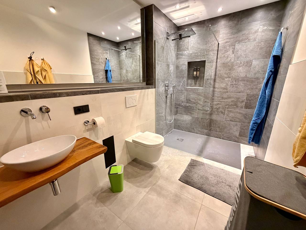 Ganze Ferienwohnung, Loft 46 in Peiting, Romantische Straße