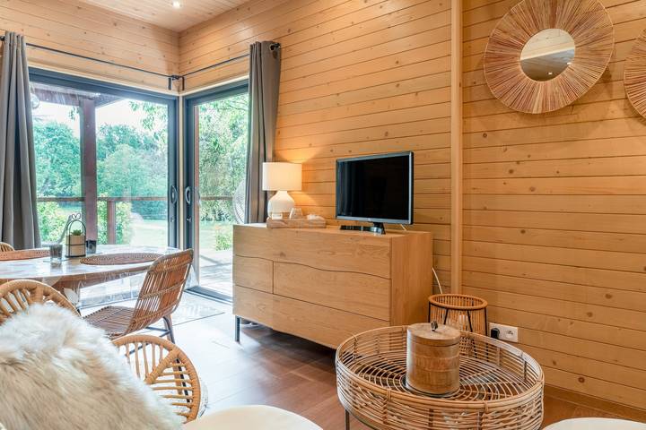 Vacation Home 'Lodge Slow Life - Mas De Rey' with Private Terrace, Wi-Fi & Air Conditioning in Arpaillargues-et-Aureillac, Nimes region