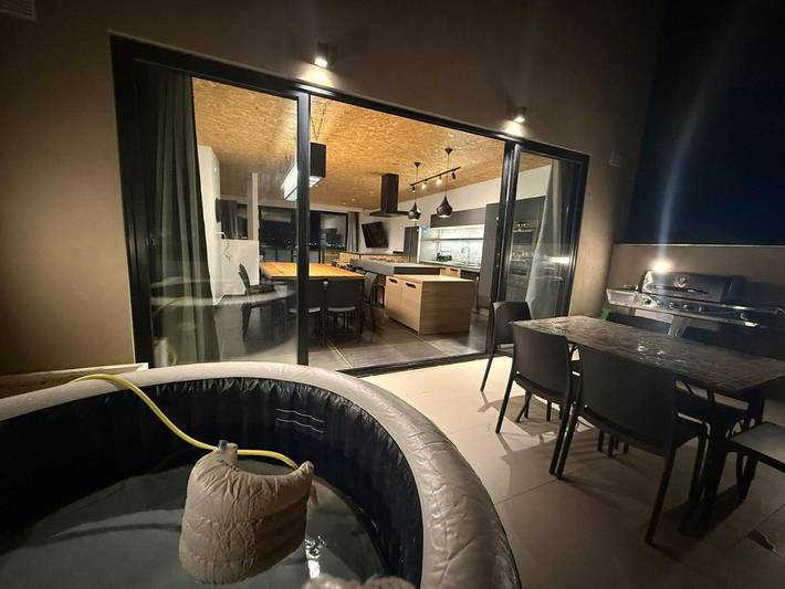 Apartament wakacyjny dla 16 osób, z jacuzzi i balkon - 1