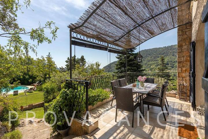 Location de vacances pour 10 personnes, avec piscine et jardin à Bargemon - 3