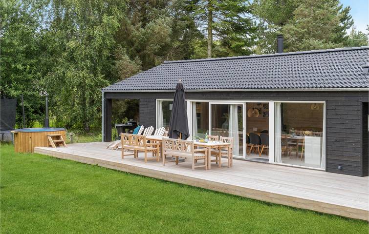 Ferienhaus für 8 Personen mit Terrasse in Gudmindrup Lyng, Højby