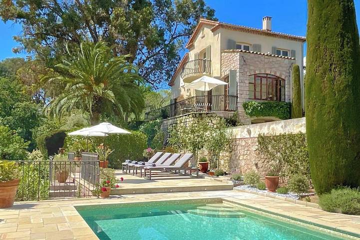 Villa für 7 Personen, mit Balkon und Garten