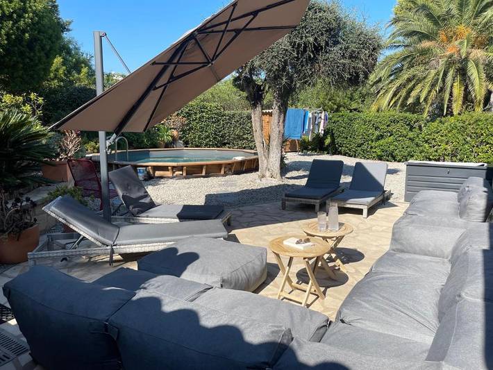 Villa pour 10 personnes, avec vue ainsi que jardin et piscine, animaux acceptés à Giens - 3