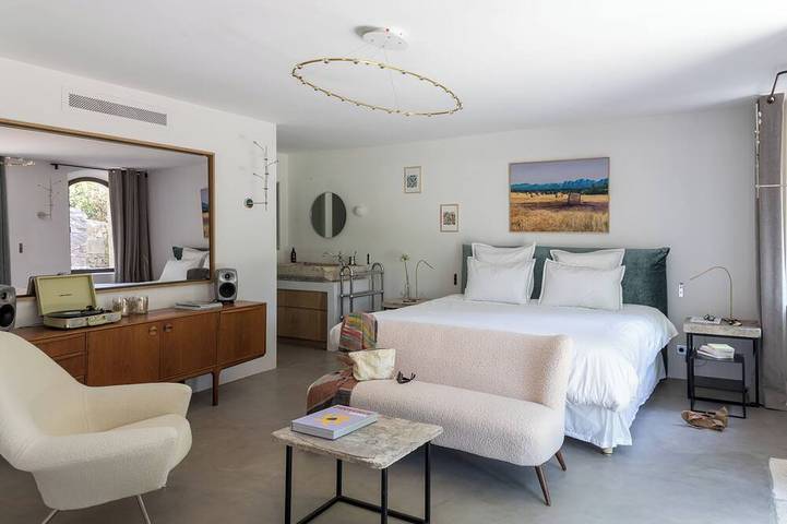 Magnificent house in Provence with natural pool and lavender fields in Saint-Rémy-de-Provence, Region de Arles