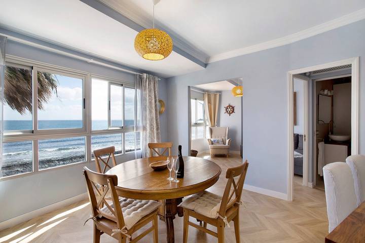 Hel lejlighed, Vacation Apartment 'Ocean Side Arinaga' with Sea View and Wi-Fi in Arinaga, Agüimes