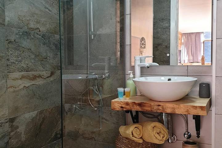 Ganze Wohnung, Schöne Wohnung mit privater Garage direkt an der Piste in Candanchú, Aisa