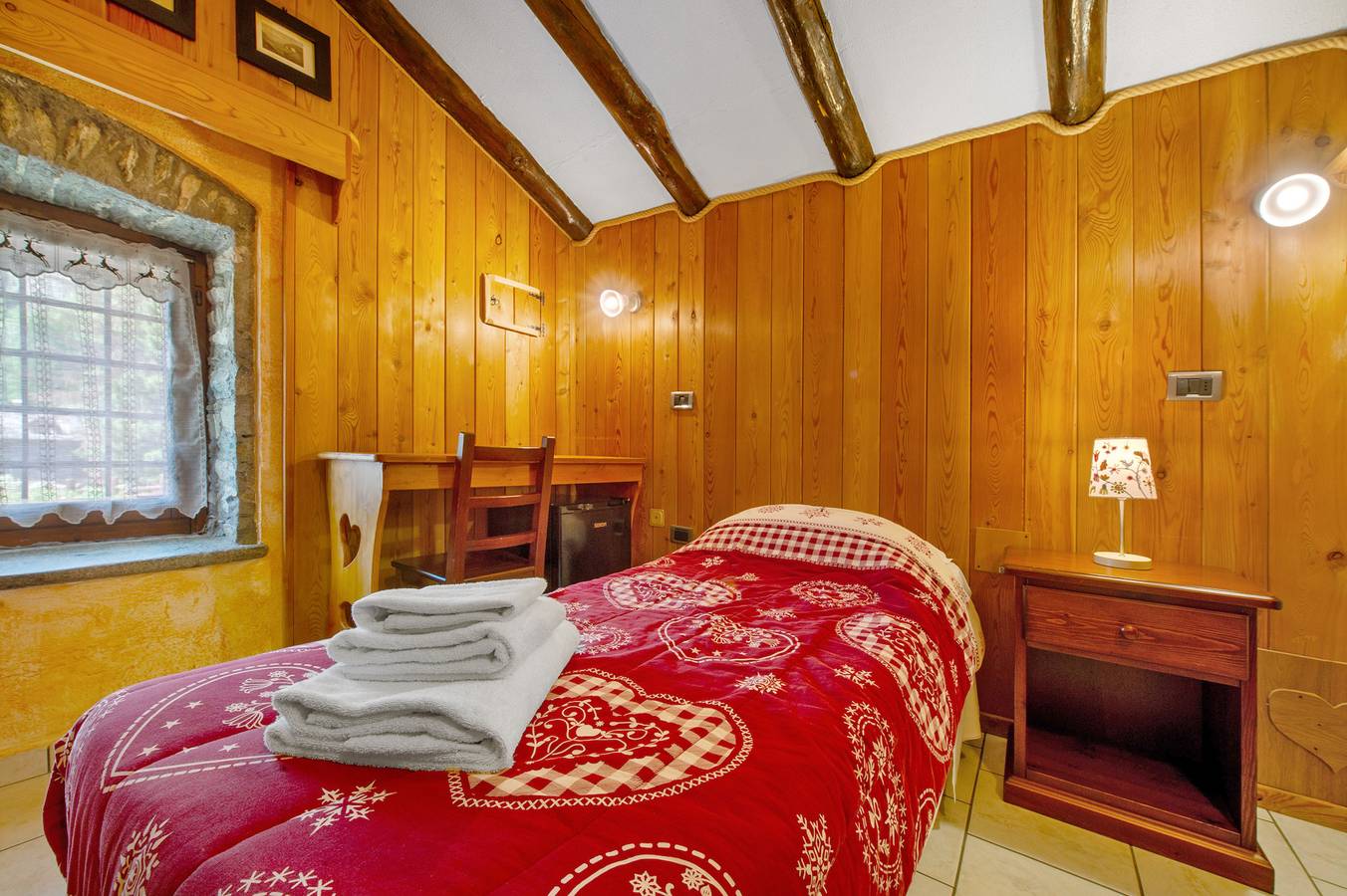 Kamer '5' met uitzicht op de bergen, gedeeld terras en Wifi in Chanavey, Rhêmes-Notre-Dame