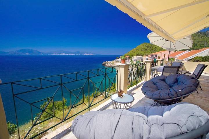 Cottage pour 5 personnes, avec piscine ainsi que balcon et vue dans Άσος