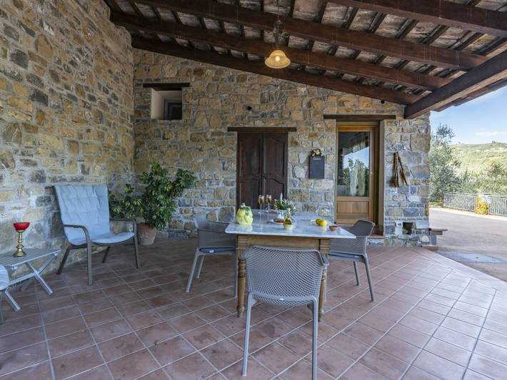 Ferienhaus für 5 Personen, mit Terrasse und Garten in Cipressa