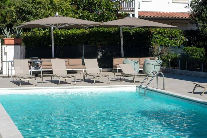 Hotel für 2 Personen, mit Balkon und Terrasse sowie Garten und Pool