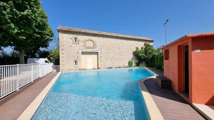 Gîte pour 10 personnes, avec piscine et jardin à Comps