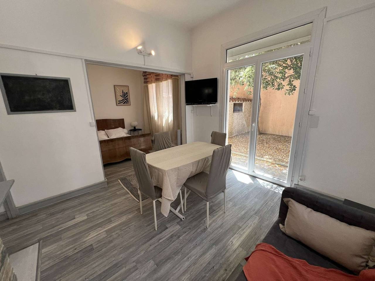 Appartement entier, T2 centre-ville charmant jardin - 2 pers. in Valras-Plage, Côte d'Améthyste