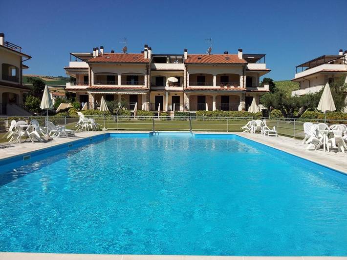 Appartement de vacances pour 4 personnes, avec terrasse ainsi que piscine et jardin - 1