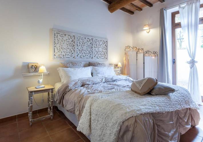 Location de vacances pour 6 personnes, avec vue ainsi que piscine et jardin, animaux acceptés à Corciano - 3