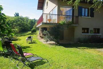 Gîte pour 12 personnes, avec balcon et jardin à Le Grand-Serre