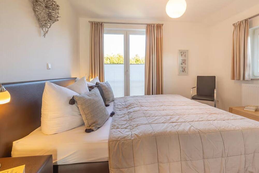 Ferienhaus Rubin - Modernes Ferienhaus mit 3 Schlafzimmern, Kamin und Sauna - in Sagard, Nationalpark Jasmund