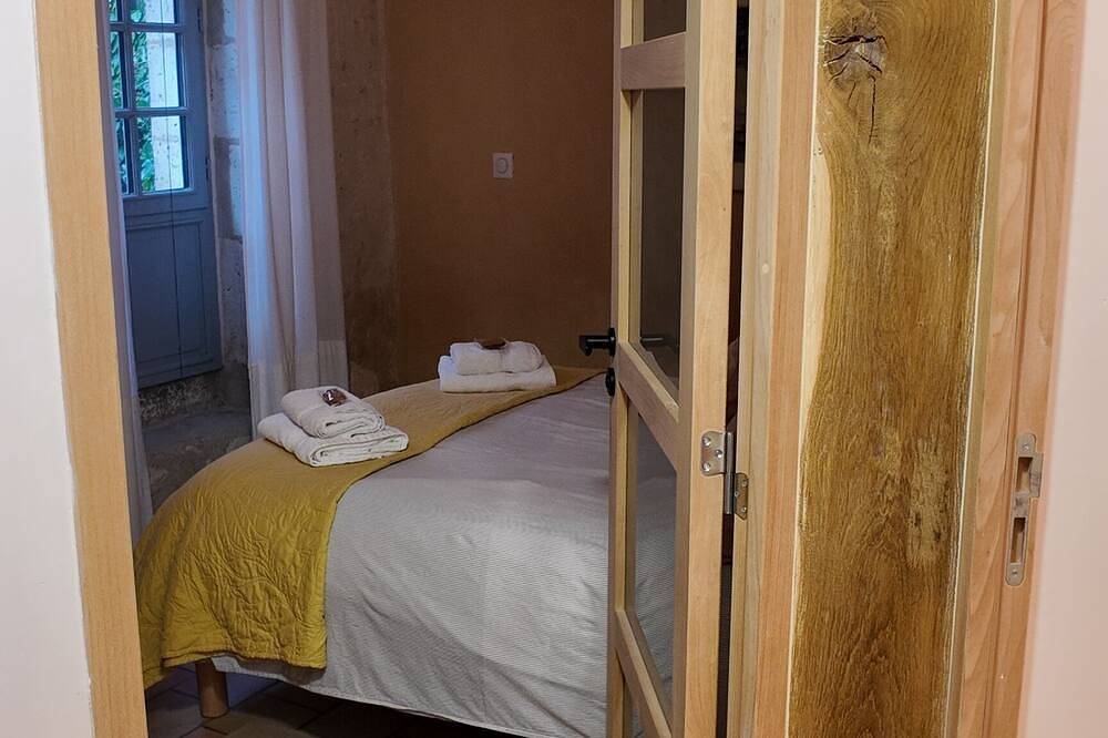 Studio moderne et entièrement équipé dans le plus charmant B&B de Ribérac. in Ribérac, Périgord Vert