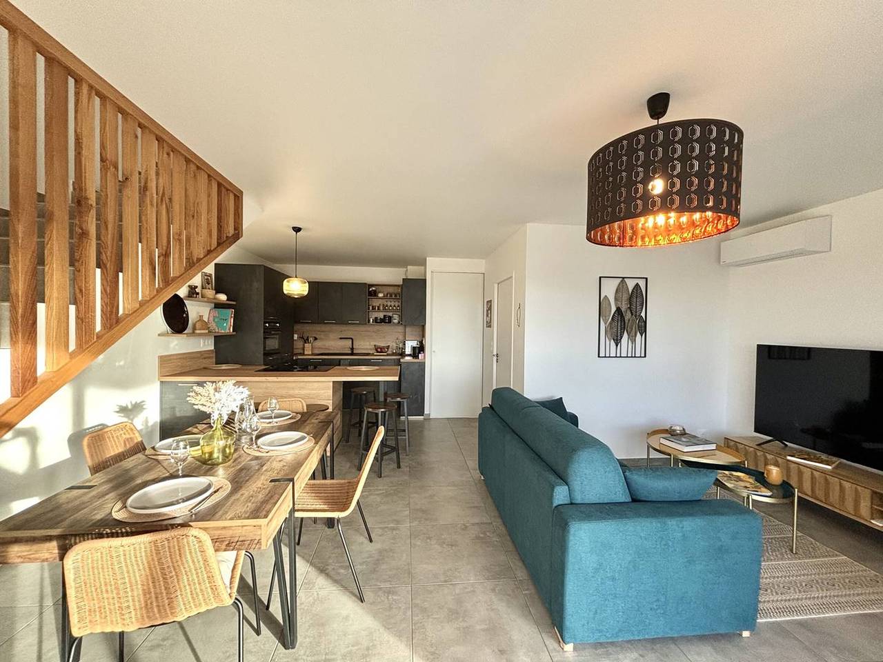 Entire apartment, Duplex with terrace, air conditioning, Wi-Fi, parking, near beach in Cargèse in Cargèse, Parc naturel régional de Corse
