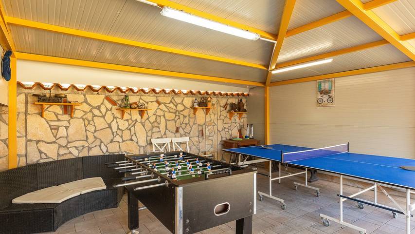 Veronika 2 - Twin Villa with Shared Garden and BBQ in Vinkuran, Südküste Istrien
