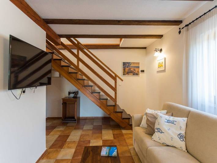 Ferienhaus für 6 Personen, mit Balkon und Whirlpool sowie Garten und Pool, kinderfreundlich in Medulin - 2