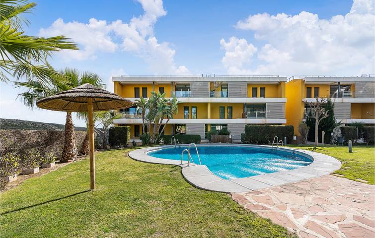 Gîte pour 4 personnes, avec terrasse et piscine à Vera