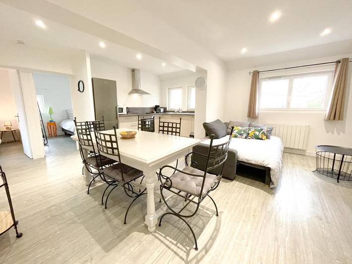 Gîte pour 9 personnes, avec Jardin ainsi que Piscine et Vue sur le lac à Bavent
