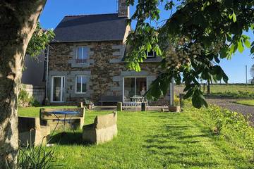 Gîte pour 4 personnes, avec jardin et terrasse à Marcilly
