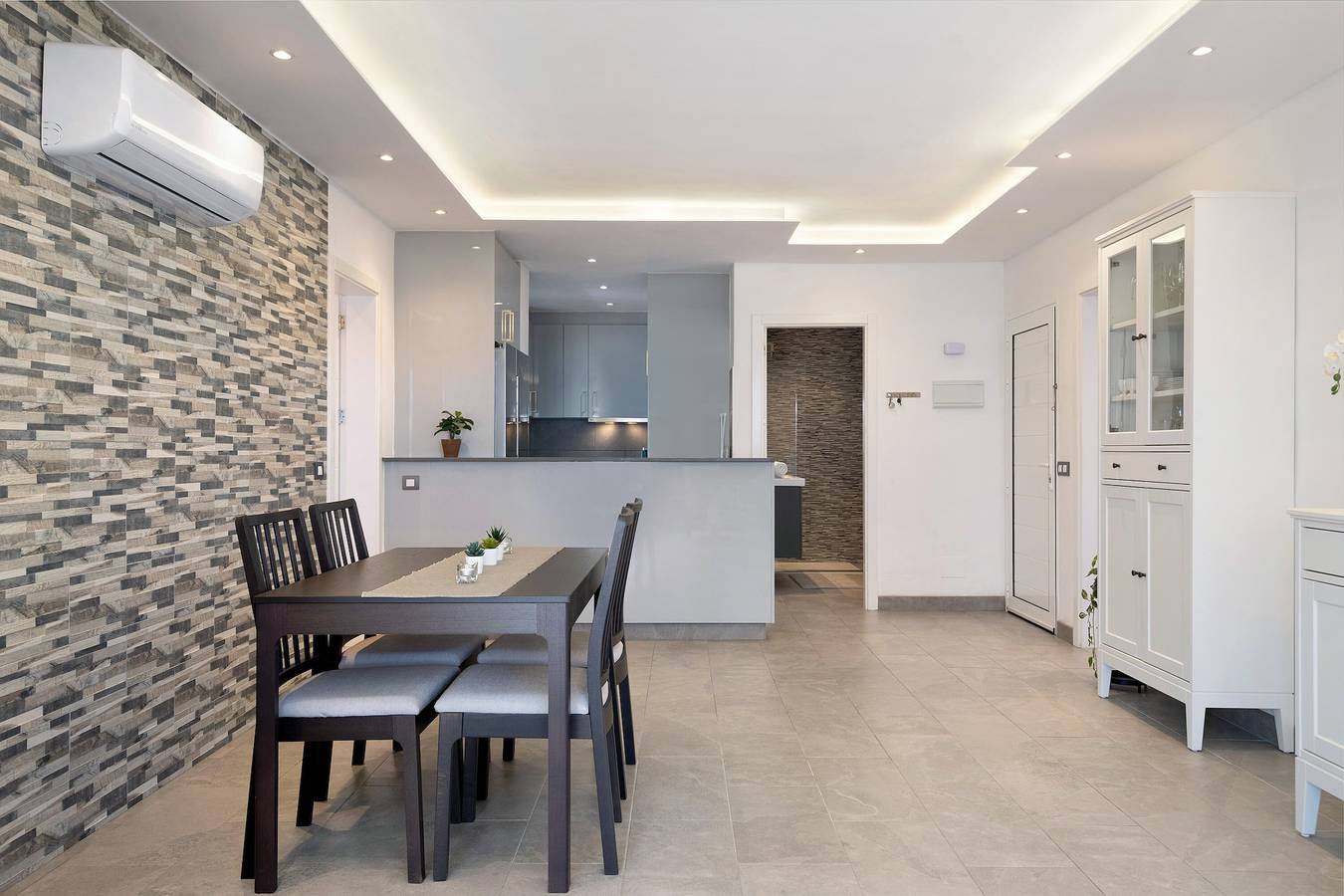 Appartement entier, Appartement 'Tranquilidad 300m To Beach' avec terrasse privée, jardin partagé et Wi-Fi in Puerto del Carmen, Tías