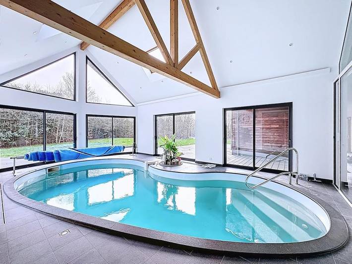 Villa pour 12 personnes, avec Terrasse ainsi que Jardin et Piscine