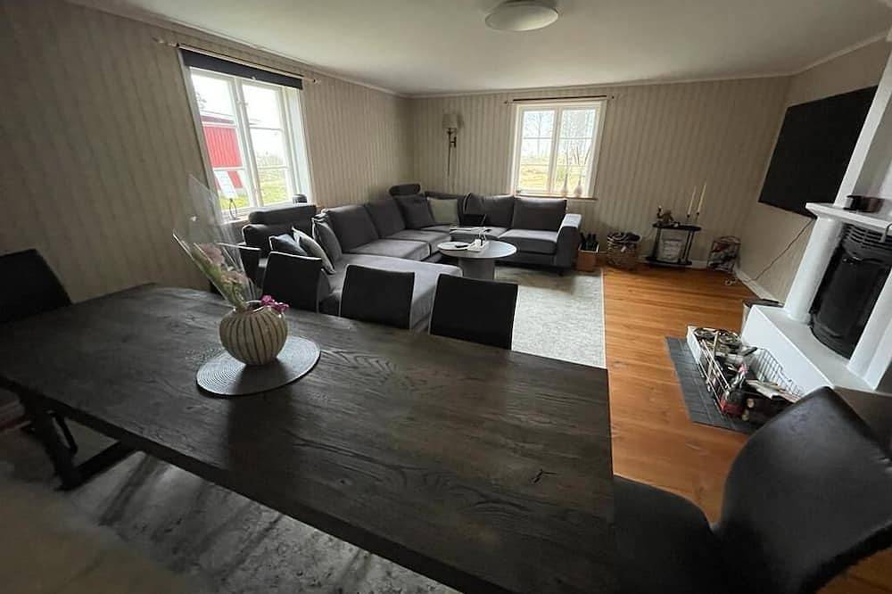 Mysigt Boende med hög Standard med Plats för 8 Personer i Hjärtat av Tiveden in Tived distrikt, Laxa