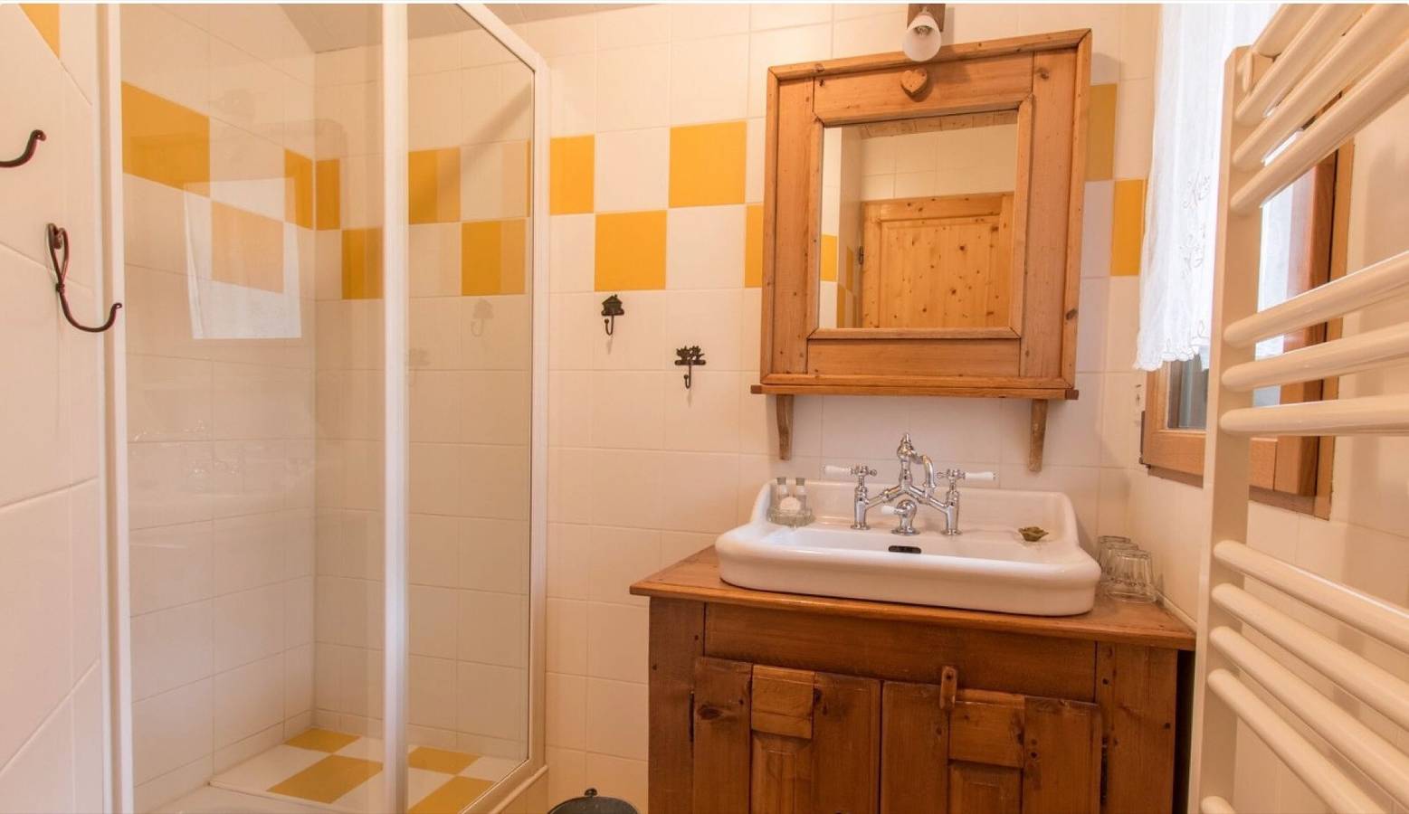 Chambre d’hôtes « Girolle » avec vue sur la montagne, jardin partagé et Wi-Fi in Orcier, Région de Thonon-les-Bains