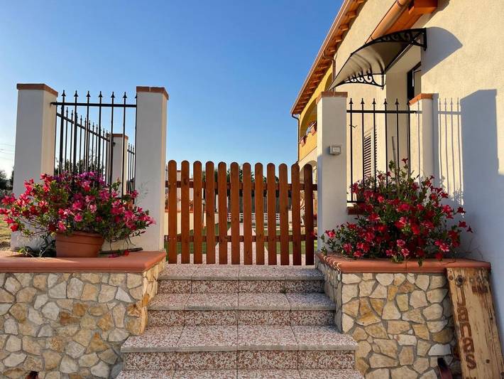 B&b per 2 persone, con Balcone e Terrazza nonché Giardino e Panorama a Posada