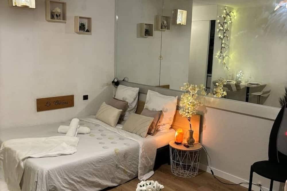 Entire apartment, Cosy & Elegant with Parking - Your Haven of Peace at the Gates of Nantes in Carquefou, Nantes region