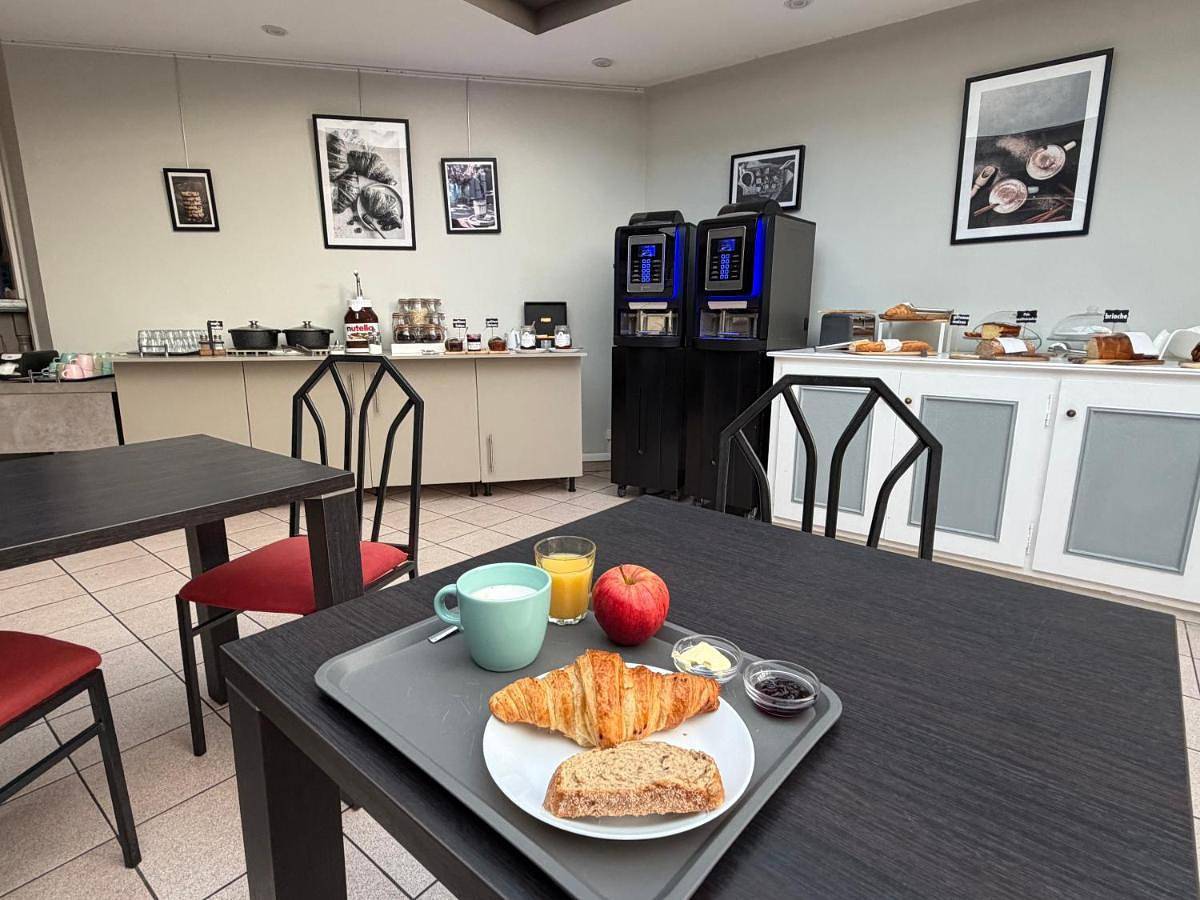 Cit'Hotel La Pyramide in Romorantin-Lanthenay, Sologne