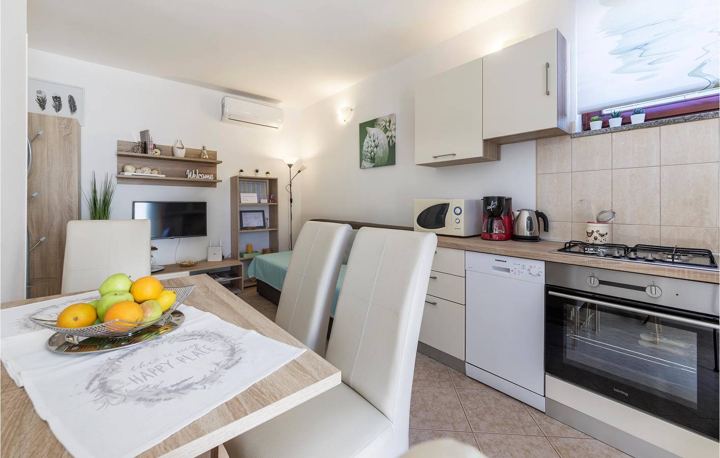 Ganze Ferienwohnung, Ferienwohnung für 4 Personen mit Terrasse in Valbandon, Südküste Istrien