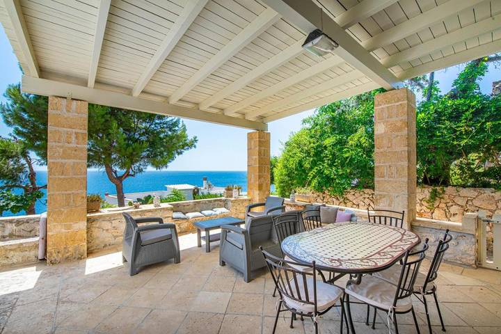 Villa per 6 persone, con panorama e giardino, con animali domestici in Castro (Lecce)
