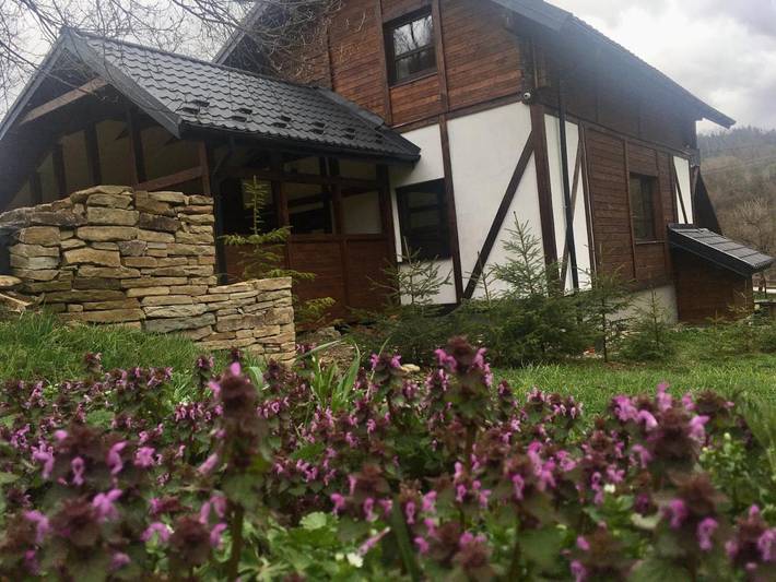 Chalet für 9 Personen, mit Garten und Whirlpool sowie Balkon in der Ukraine