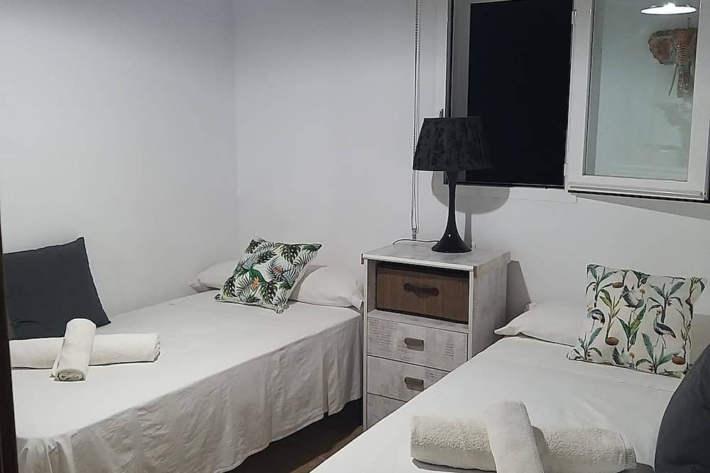 Casa con piscina, jardín, barbacoa, a/a, Wifi, parquing in Es Canar, Santa Eulària des Riu