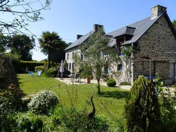 Chambre d’hôte pour 2 personnes, avec vue ainsi que terrasse et jardin à Saint-Pierre-de-Plesguen