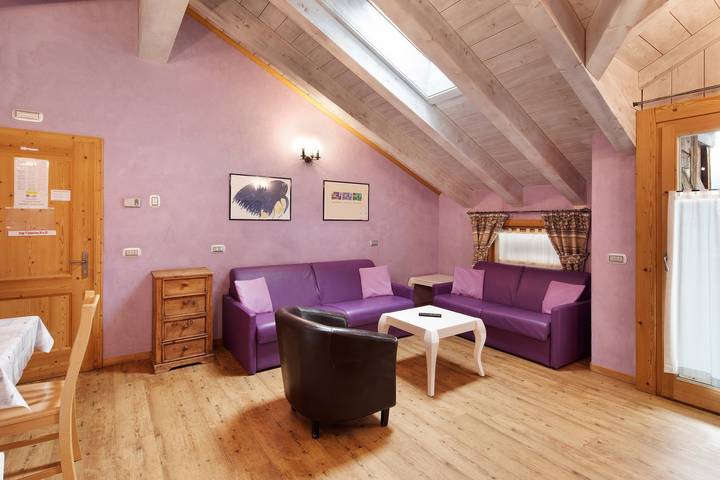 Ganze Wohnung, Ferienwohnung 'Chalet Picchio Trilocale' mit Bergblick, Balkon und Wlan in Livigno (Stadt), Livigno